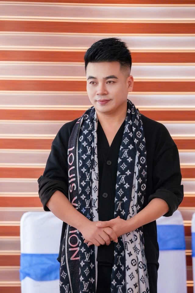 Ca sĩ Châu Á David Le- Hành trinh 20 năm tuổi Đảng, 30 năm cống hiến vì nghệ thuật và cộng đồng. Ca sĩ Châu Á David Le Hành trinh 20 năm tuổi Đảng, 30 năm cống hiến vì nghệ thuật và cộng đồng.