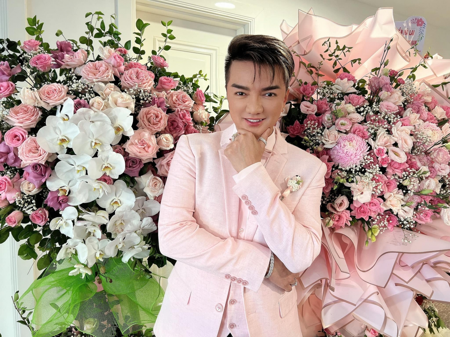 Sao Việt hôm nay 1/7: Trà "tiểu tam" gây ấn tượng với vẻ ngoài quyến rũ Sao Việt hôm nay 1/7: Trà "tiểu tam" gây ấn tượng với vẻ ngoài quyến rũ