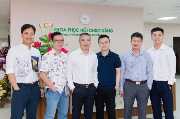 Sao Việt hôm nay 4/7: Lê Âu Ngân Anh xác nhận lên xe hoa Sao Việt hôm nay 4/7: Lê Âu Ngân Anh xác nhận lên xe hoa