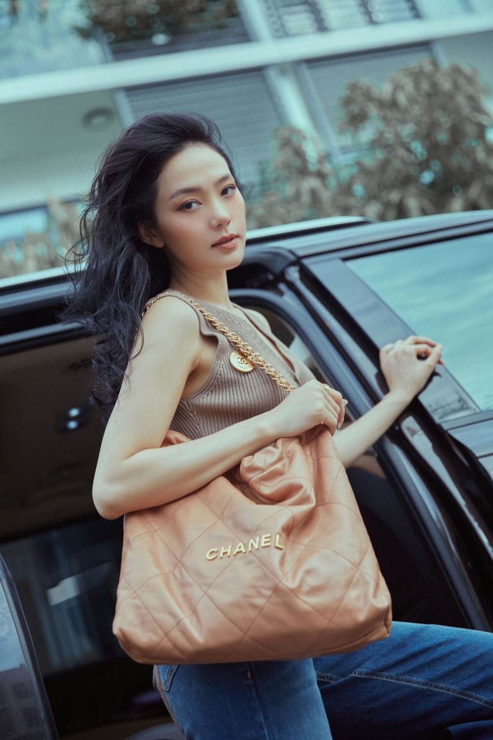 Sao Việt hôm nay 14/7: Minh Hằng check in "sang chảnh" trước biệt thự nhà chồng