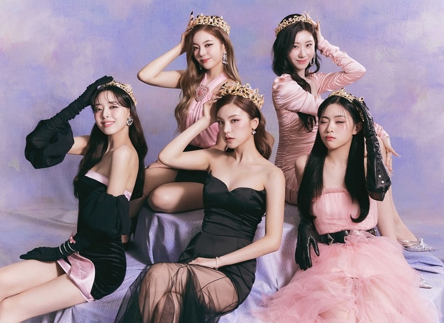 Sao Hàn hôm nay 18/7: ITZY phá kỷ lục cá nhân doanh thu ngày đầu tiên với “CHECKMATE” Sao Hàn hôm nay 18/7: ITZY phá kỷ lục cá nhân doanh thu ngày đầu tiên với “CHECKMATE”