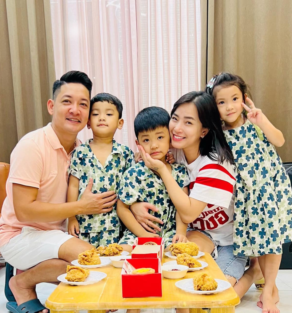 Sao Việt hôm nay 18/7: Lâm Khánh Chi chia sẻ về cuộc sống suy sụp hậu ly hôn Sao Việt hôm nay 18/7: Lâm Khánh Chi chia sẻ về cuộc sống suy sụp hậu ly hôn