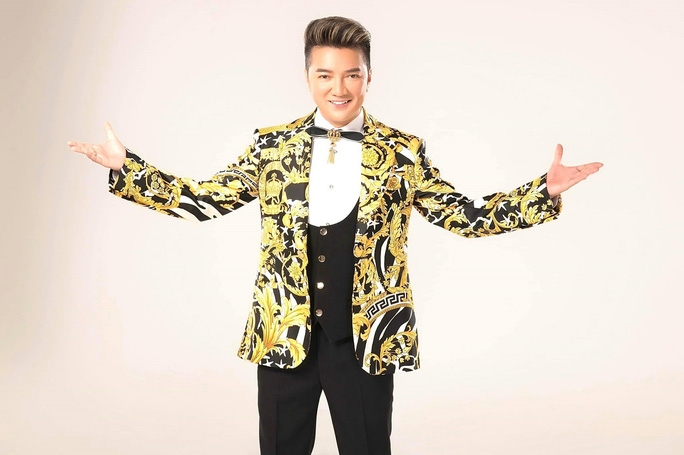 Danh xưng "Ông hoàng nhạc Việt" của Mr Đàm có hợp lý?