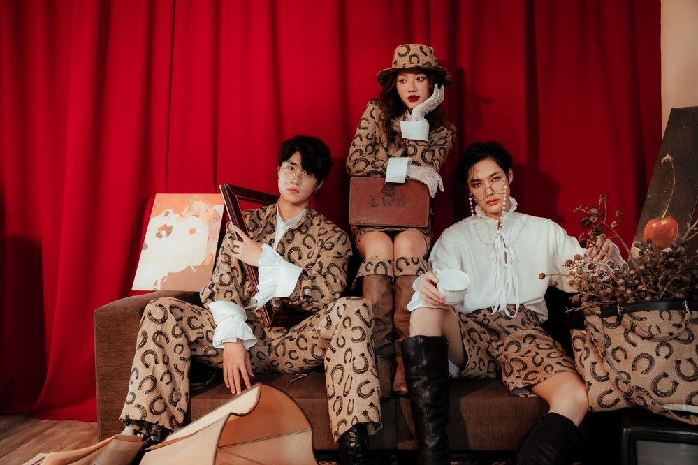 Sao Việt hôm nay 23/7: NSND Tự Long hạnh phúc đón con trai chào đời