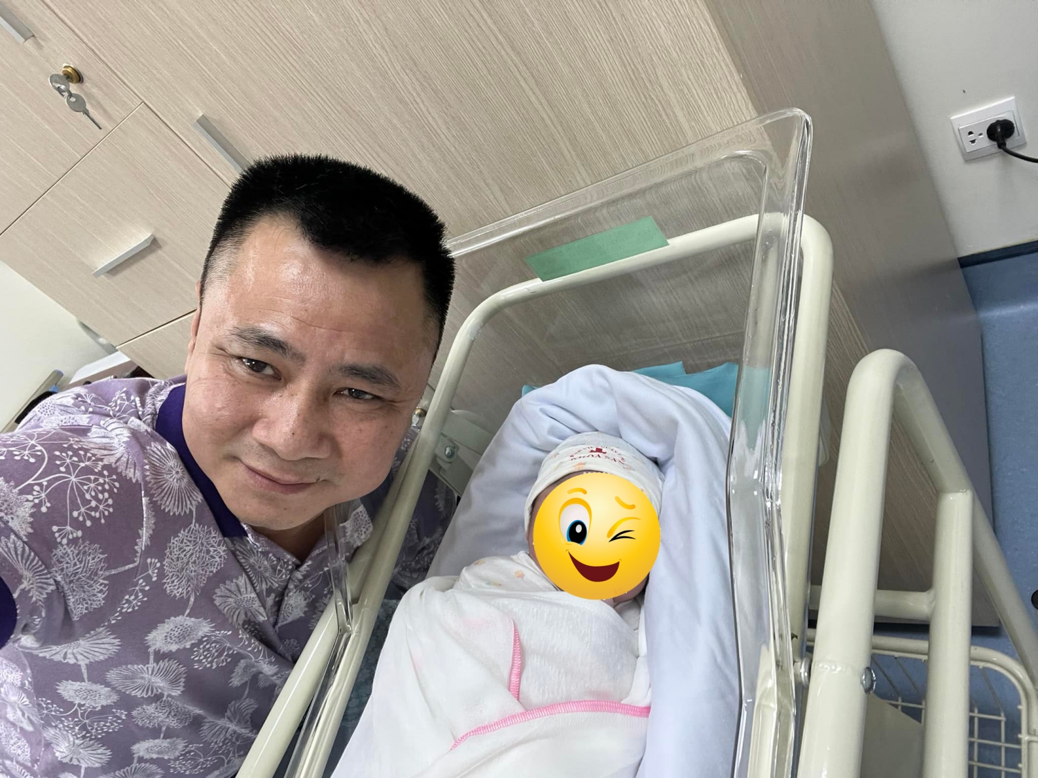 Sao Việt hôm nay 23/7: NSND Tự Long hạnh phúc đón con trai chào đời