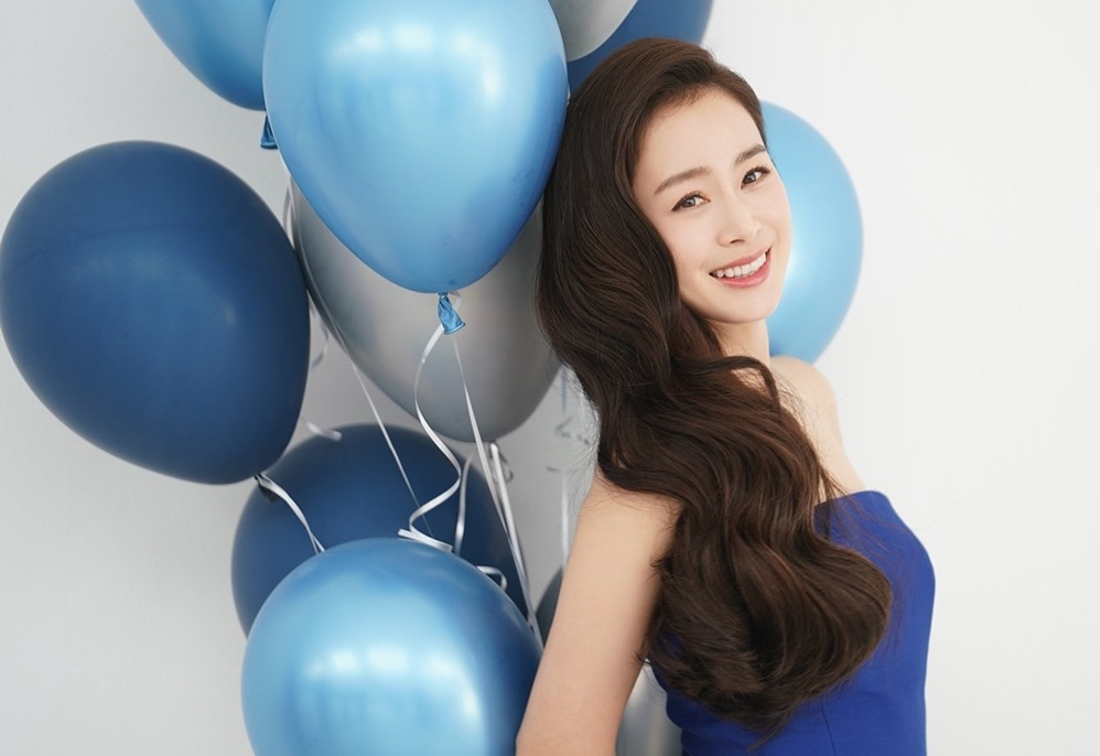 Sao Hàn hôm nay 24/7: MOMOLAND lộng lẫy trên thảm đỏ lễ trao giải “Premios Juventud 2022”