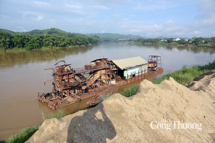 Để ngăn chặn khai thác khoáng sản trái phép, tỉnh Yên Bái đã ban hành nhiều chính sách... Tuy nhiên, thực tế vẫn rơi vào tình trạng “trên bảo dưới khô