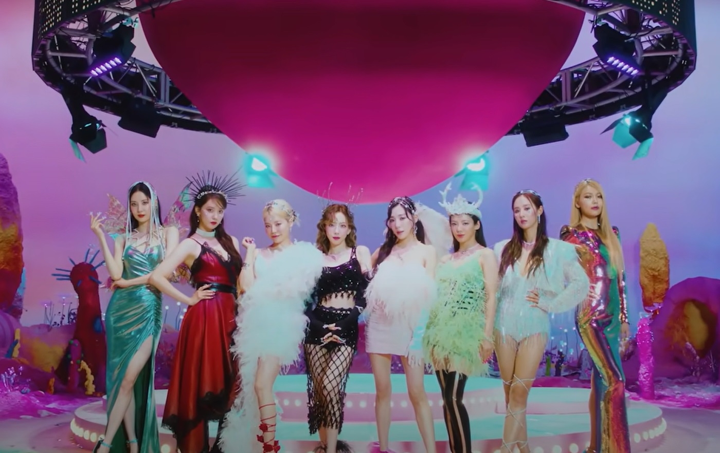 Sao Hàn hôm nay 31/7: SNSD nhá hàng cho màn comeback bùng nổ sau thời gian dài vắng bóng Sao Hàn hôm nay 31/7: SNSD nhá hàng cho màn comeback bùng nổ sau thời gian dài vắng bóng