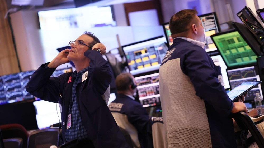 Thị trường chứng khoán thế giới ngày 6/7: Dow Jones giảm mạnh hơn 300 điểm