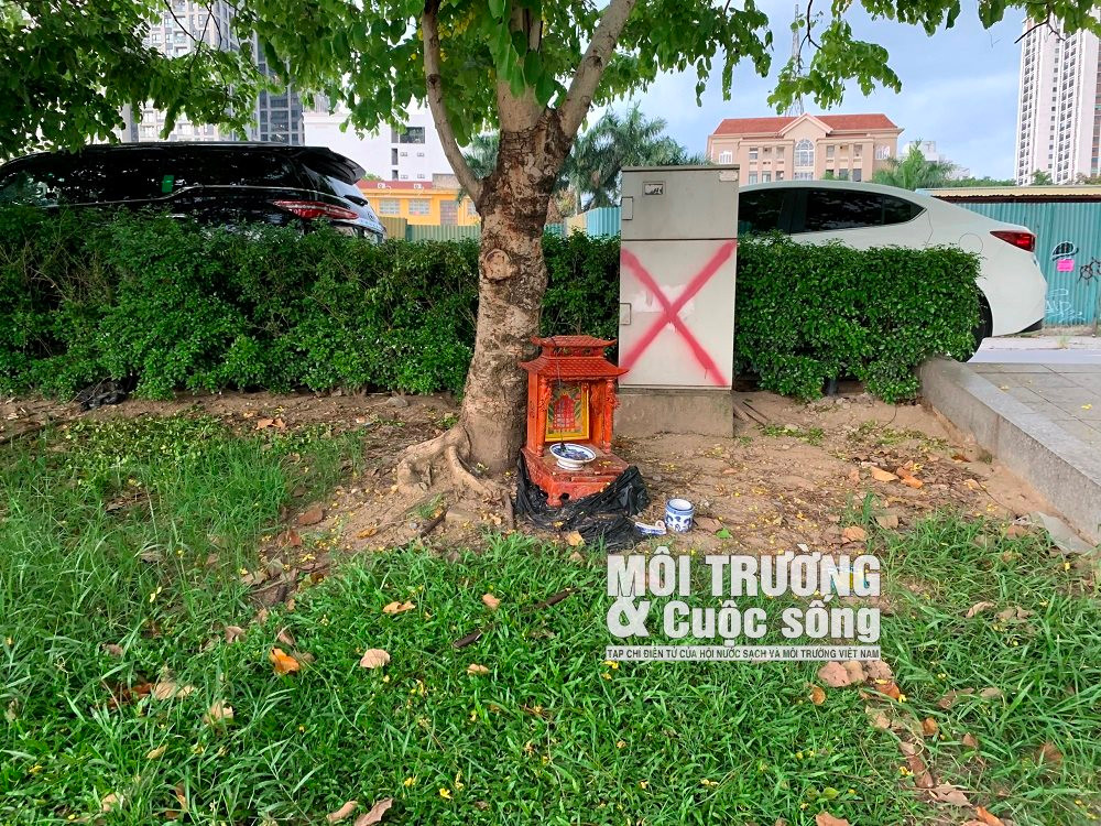 Hà Nội: Rác thải “bủa vây” Công viên hồ điều hòa Mai Dịch Hà Nội: Rác thải “bủa vây” Công viên hồ điều hòa Mai Dịch