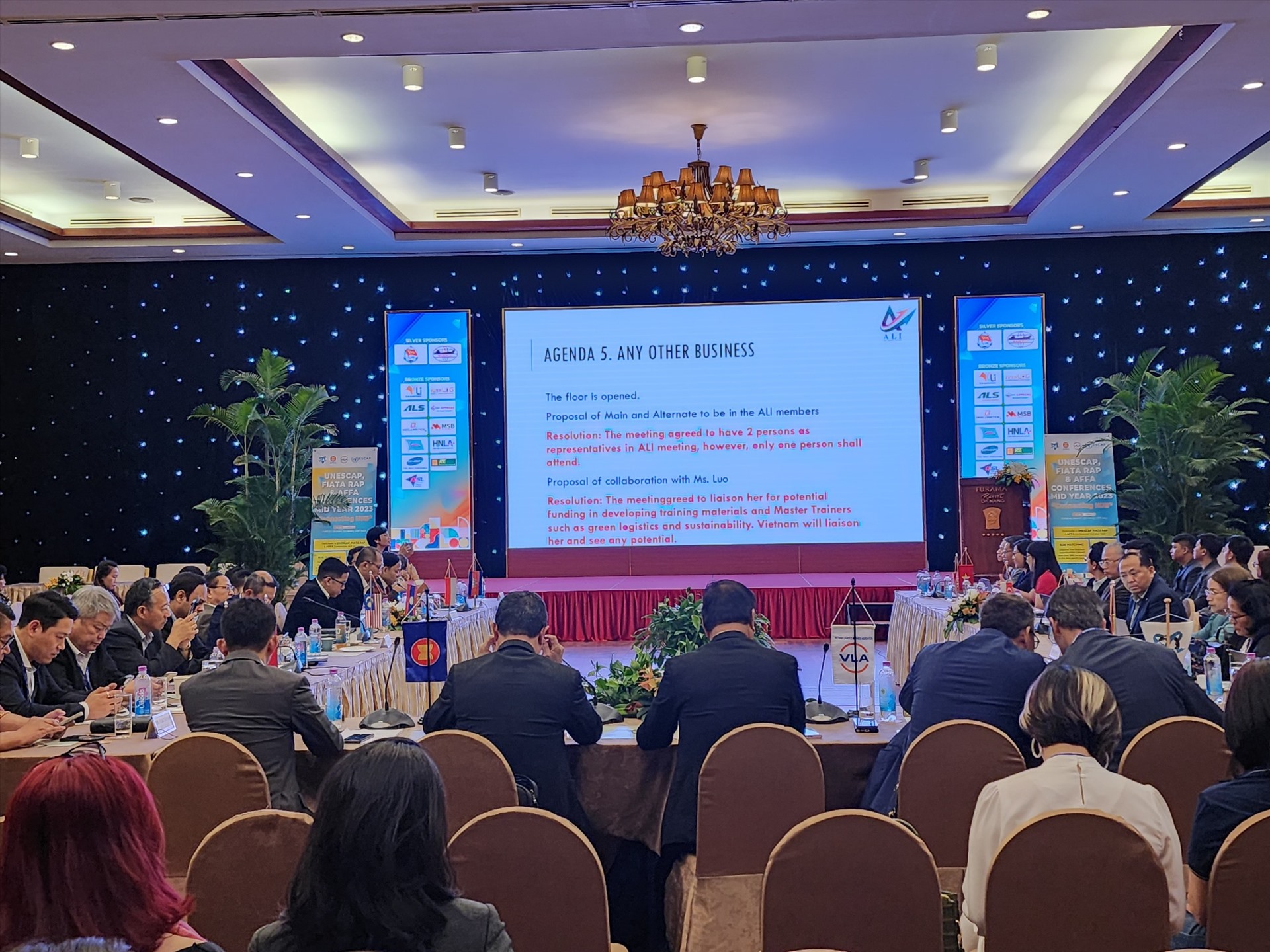 Việt Nam sẵn sàng hợp tác ASEAN, mở rộng ngành logistics ra toàn cầu Việt Nam sẵn sàng hợp tác ASEAN, mở rộng ngành logistics ra toàn cầu