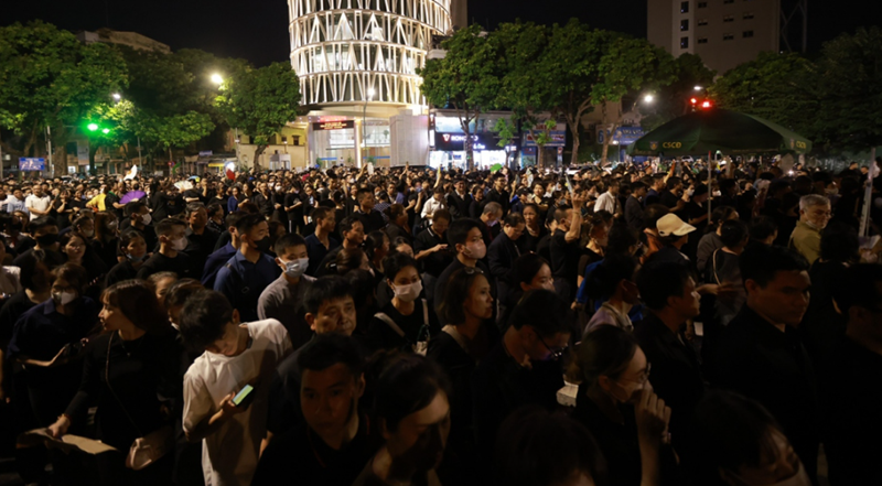 Hàng vạn người dân Hà Nội và TP. HCM xếp hàng viếng Tổng Bí thư Nguyễn Phú Trọng