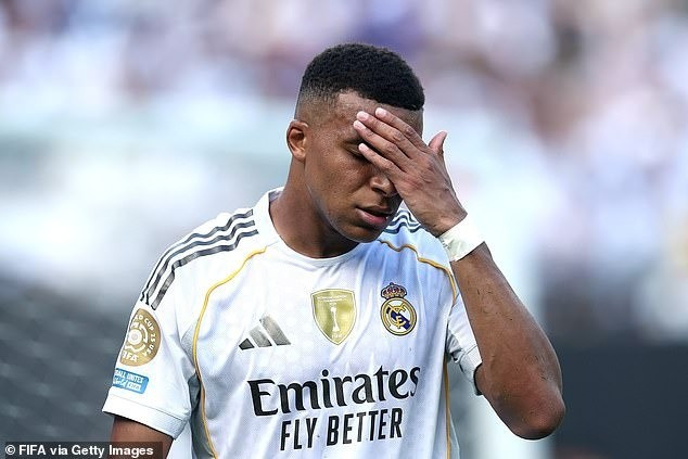 Mbappe gây sốt mạng sau trận thua PSG Mbappe gây sốt mạng sau trận thua PSG