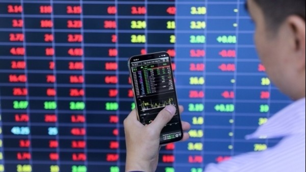 Nhận định thị trường chứng khoán ngày 6/7: Cơ hội trong vùng phân hóa
