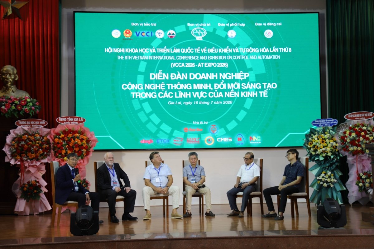 Phiên tọa đàm với sự tham gia của các chuyên gia, doanh nghiệp và đại diện Forward Capital (Liên bang Nga) Phiên tọa đàm với sự tham gia của các chuyên gia, doanh nghiệp và đại diện Forward Capital (Liên bang Nga)