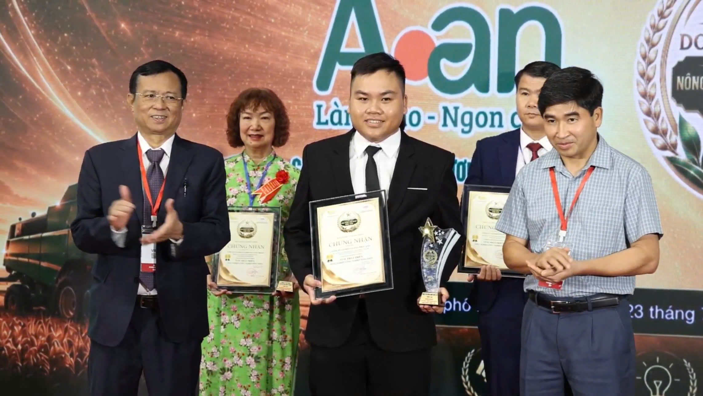 Vinh danh Doanh nghiệp tại CIAME Asia Vietnam 2026: Những dấu ấn tiên phong kiến tạo nền nông nghiệp hiện đại Vinh danh Doanh nghiệp tại CIAME Asia Vietnam 2026: Những dấu ấn tiên phong kiến tạo nền nông nghiệp hiện đại