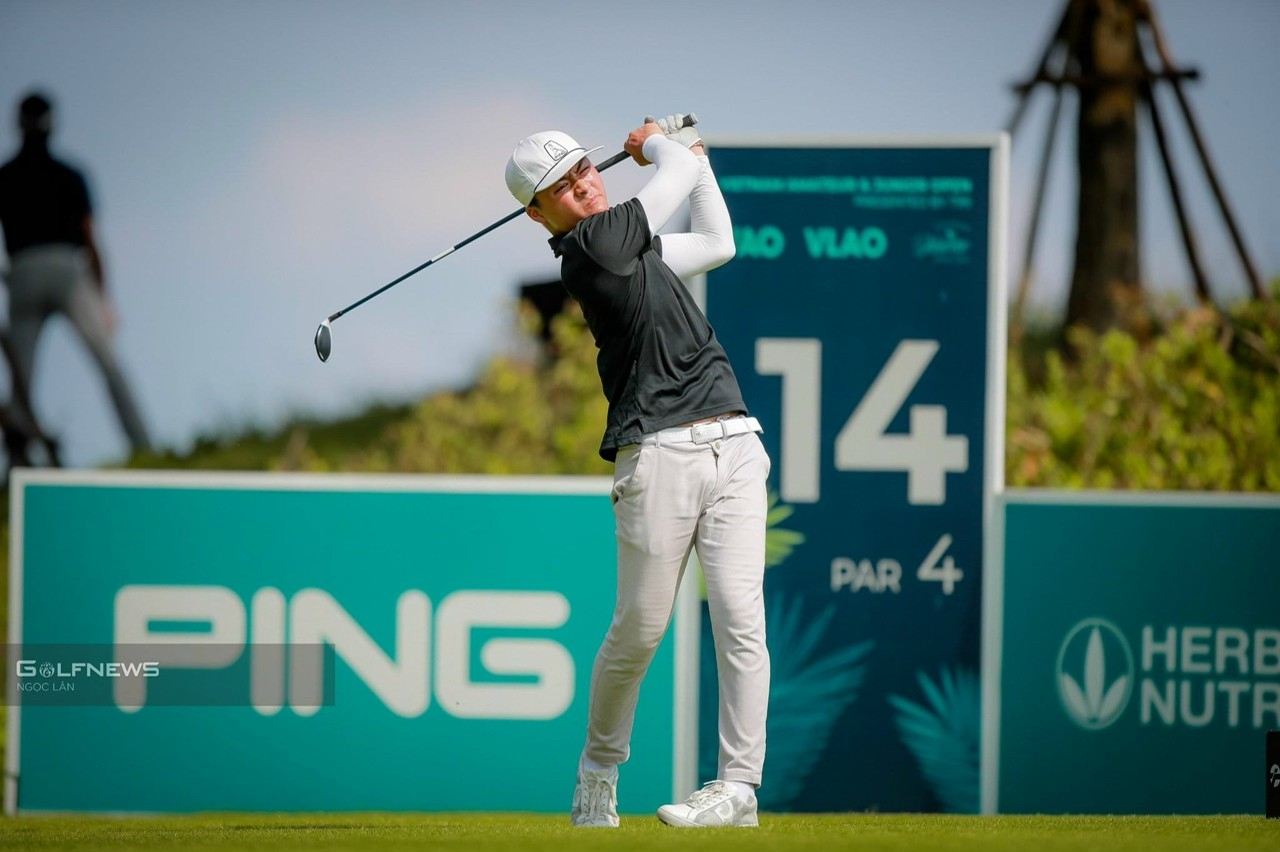 Golfer 15 tuổi Nguyễn Anh Minh vô địch Giải golf trẻ quốc gia mở rộng - Cup T99 Golfer 15 tuổi Nguyễn Anh Minh vô địch Giải golf trẻ quốc gia mở rộng - Cup T99