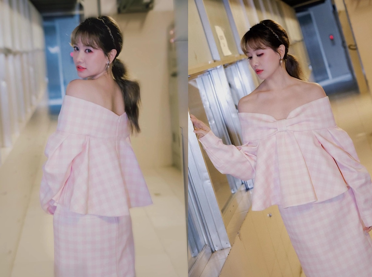 Sao Việt hôm nay 4/8: Huyền Lizzie hóa cô dâu cực lộng lẫy Sao Việt hôm nay 4/8: Huyền Lizzie hóa cô dâu cực lộng lẫy