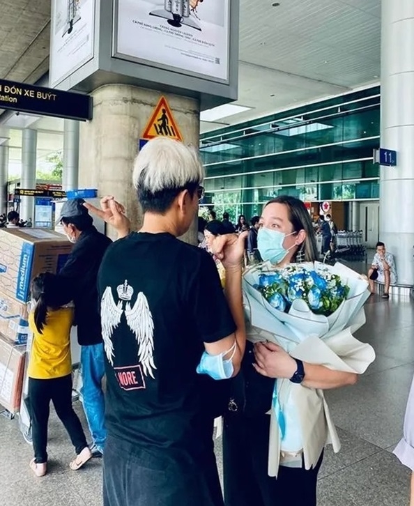 Sao Việt hôm nay 4/8: Huyền Lizzie hóa cô dâu cực lộng lẫy Sao Việt hôm nay 4/8: Huyền Lizzie hóa cô dâu cực lộng lẫy