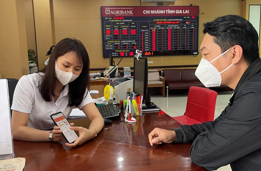 Tin ngân hàng ngày 5/8: Đến năm 2025 sẽ có 50% nghiệp vụ ngân hàng được số hóa Tin ngân hàng ngày 5/8: Đến năm 2025 sẽ có 50% nghiệp vụ ngân hàng được số hóa