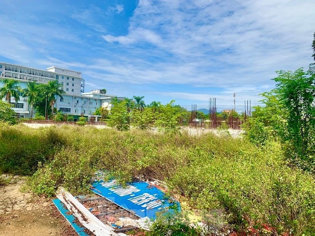 Tin bất động sản nổi bật trong tuần qua: Dự án bệnh viện hơn 1.000 tỷ đồng tại Quảng Ngãi "đắp chiếu" hơn 6 năm Tin bất động sản nổi bật trong tuần qua: Dự án bệnh viện hơn 1.000 tỷ đồng tại Quảng Ngãi "đắp chiếu" hơn 6 năm