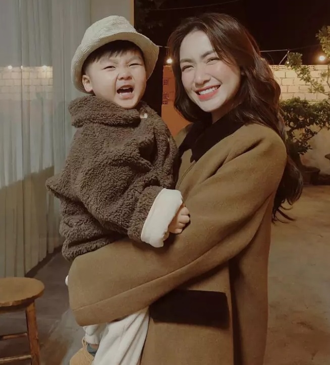 Sao Việt hôm nay 8/8: Em trai Sơn Tùng M-TP chính thức debut làm ca sĩ, ra mắt MV đầu tay ấn tượng Sao Việt hôm nay 8/8: Em trai Sơn Tùng M-TP chính thức debut làm ca sĩ, ra mắt MV đầu tay ấn tượng