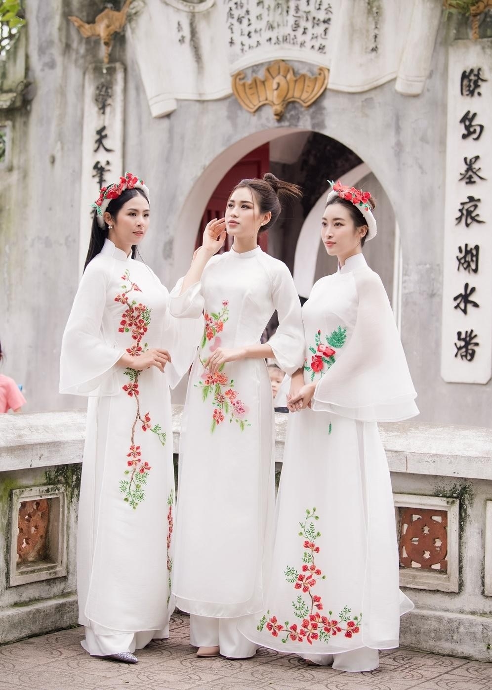 Sao Việt hôm nay 9/8: Chi Pu khoe nhan sắc "không góc chết"