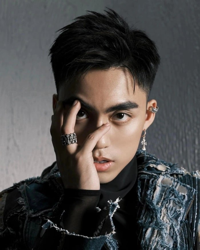 "Tân binh" MONO vừa debut đã lên thẳng top 1