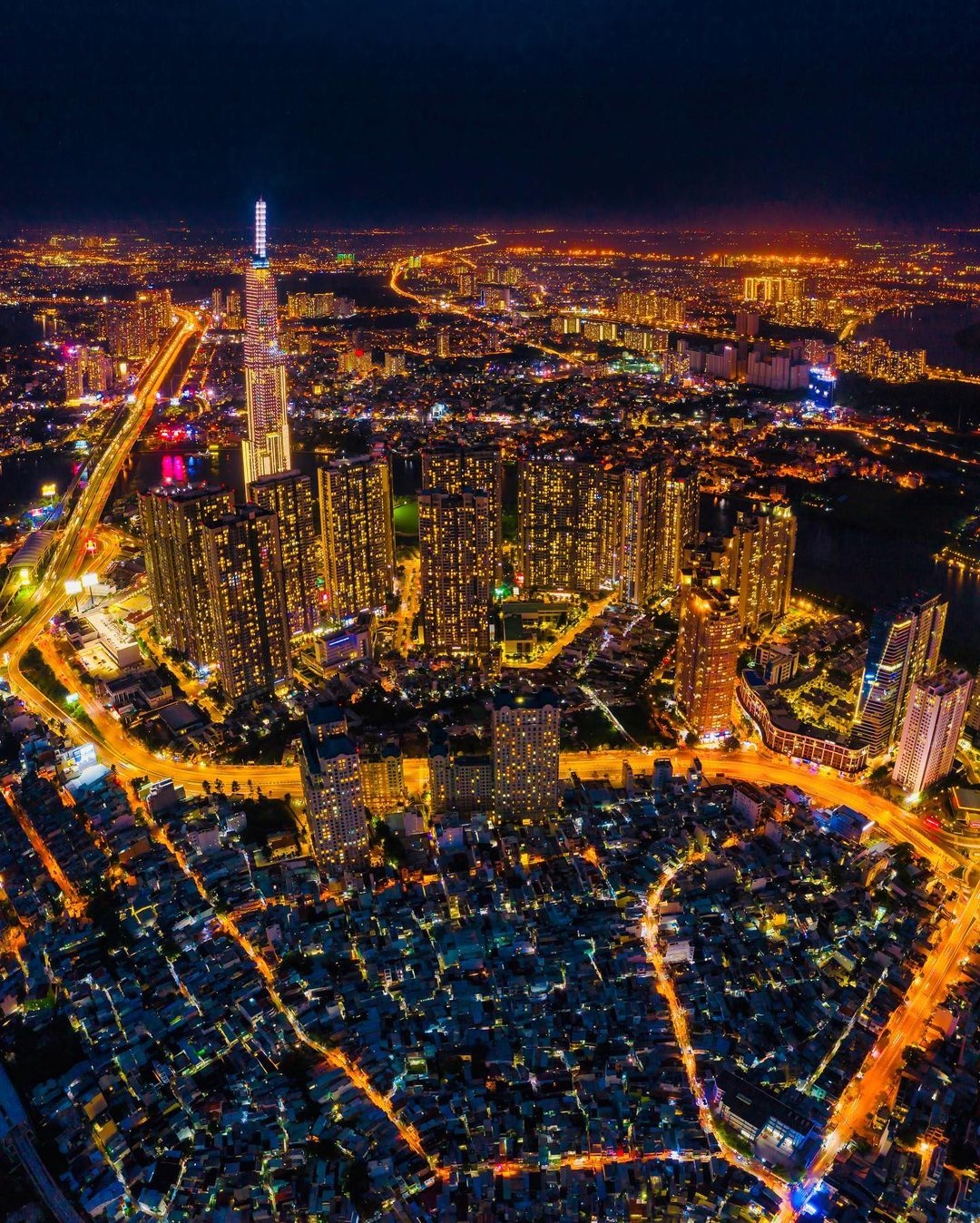 Những góc ảnh lung linh của Sài Gòn hoa lệ