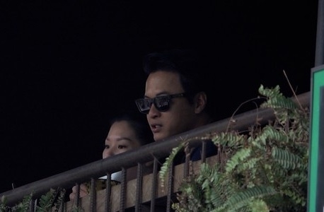 Hồng Đăng lần đầu lộ diện, đi uống cà phê cùng vợ sau scandal chấn động Hồng Đăng lần đầu lộ diện, đi uống cà phê cùng vợ sau scandal chấn động