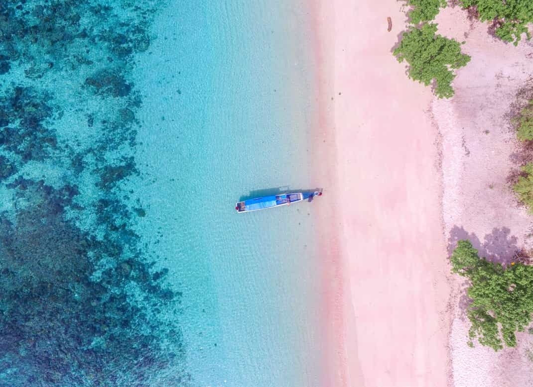 Chiêm ngưỡng những bãi biển nhiều màu sắc độc đáo nhất hành tinh