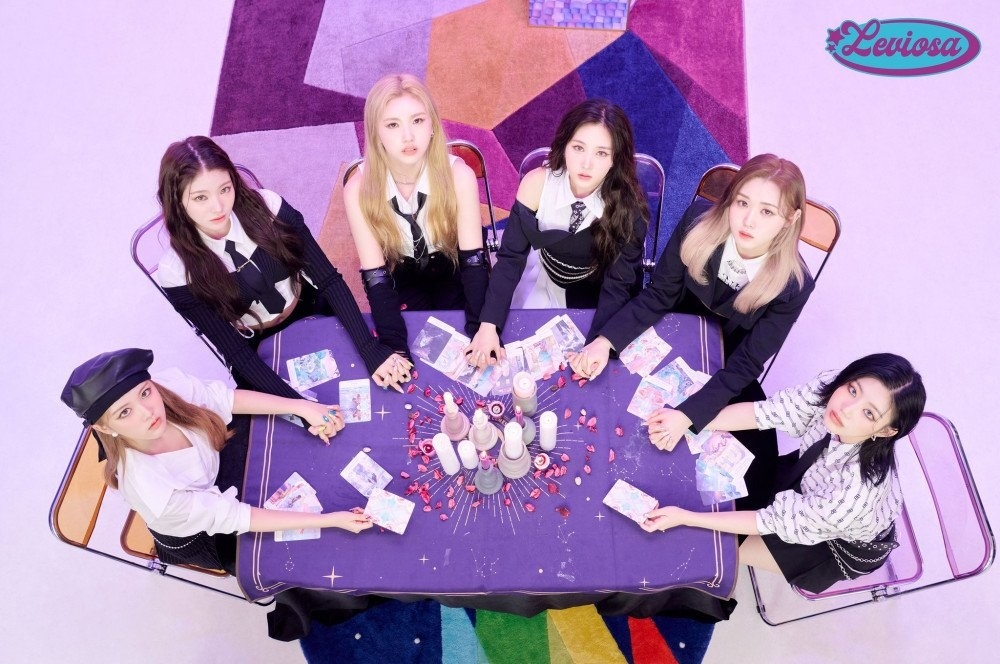 Sao Hàn hôm nay 17/8: Jisoo (BLACKPINK) đẹp cổ điển, sang trọng trên bìa tạp chí Marie Claire