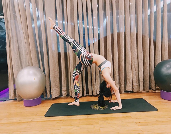 Sao Việt hôm nay 18/8: Hoa hậu Thùy Tiên khoe sắc với tóc mái cực lạ Sao Việt hôm nay 18/8: Hoa hậu Thùy Tiên khoe sắc với tóc mái cực lạ