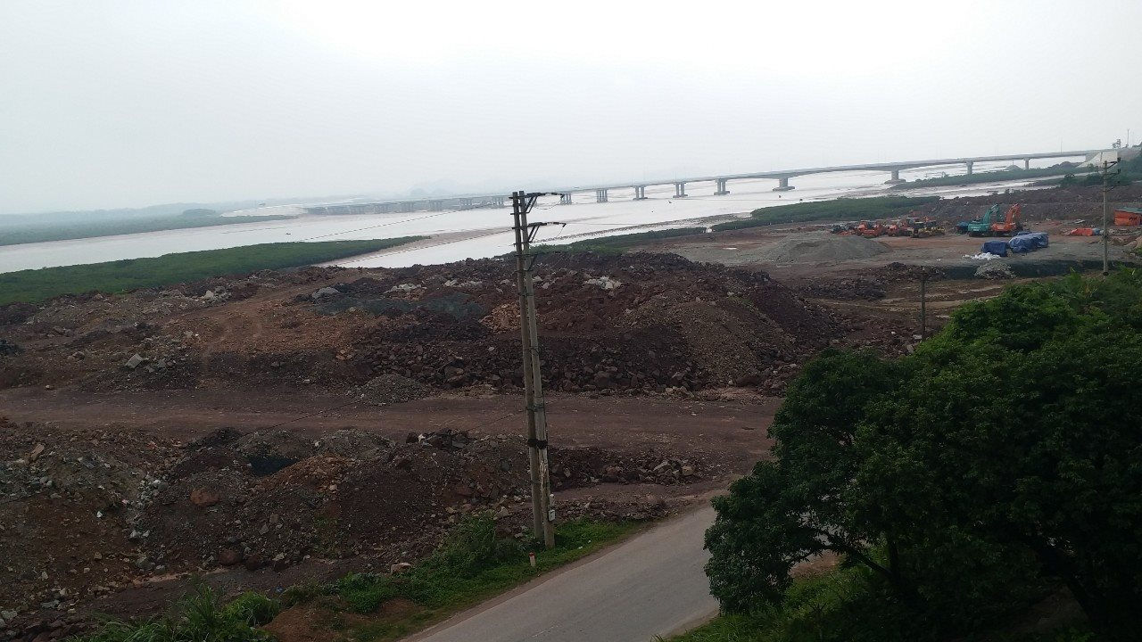 Ai cấp phép cho đổ thải tràn xuống sông Tiên Yên? Ai cấp phép cho đổ thải tràn xuống sông Tiên Yên?