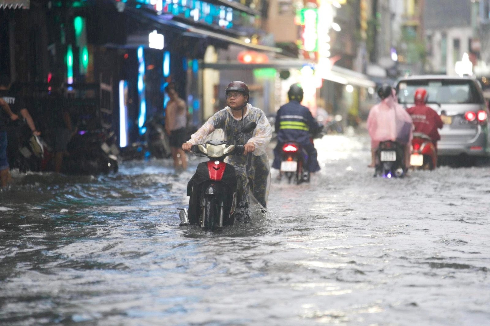 Chuyên gia KTTV: Tháng 8 mưa nhiều, miền Bắc khả năng đón bão, áp thấp nhiệt đới cuối tháng Chuyên gia KTTV: Tháng 8 mưa nhiều, miền Bắc khả năng đón bão, áp thấp nhiệt đới cuối tháng