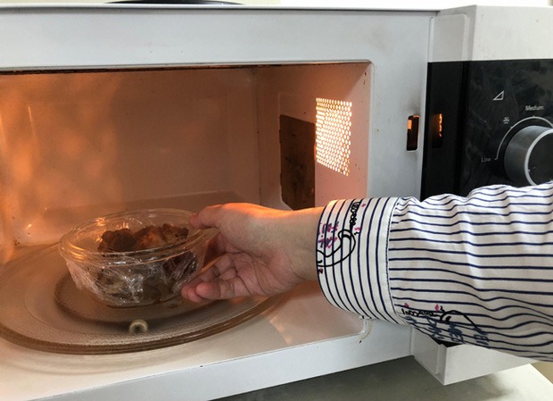 Sử dụng túi nilon thế nào để không bị nhiễm độc?