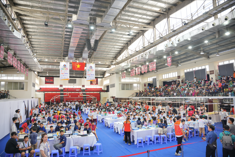 Vinamilk tiếp sức ‘chiến binh nhí’ trên sân chơi Robotacon WRO 2023 Vinamilk tiếp sức ‘chiến binh nhí’ trên sân chơi Robotacon WRO 2023