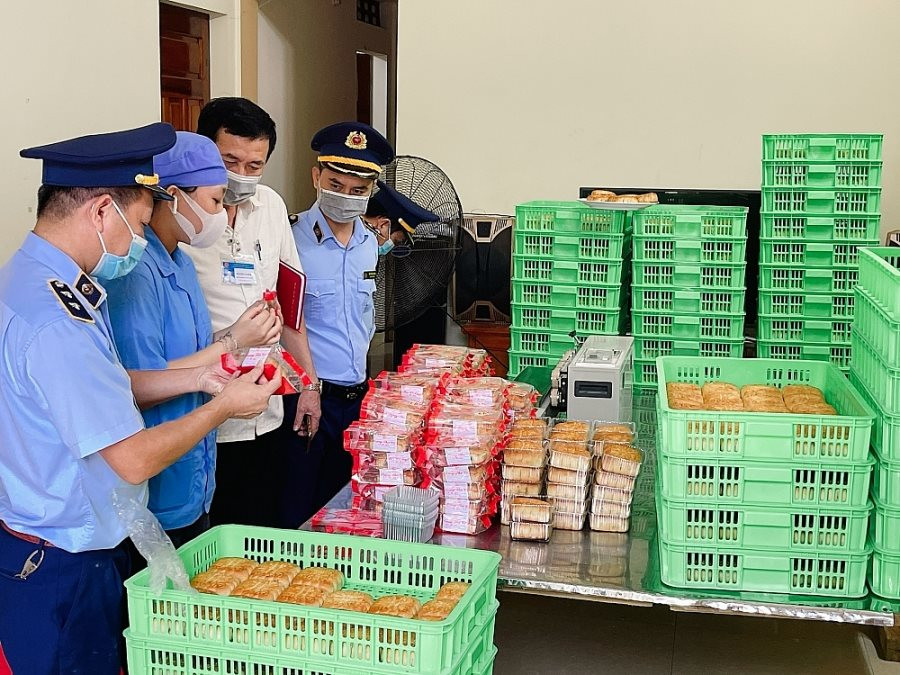 Cảnh giác về chất lượng bánh Trung thu trên thị trường Cảnh giác về chất lượng bánh Trung thu trên thị trường