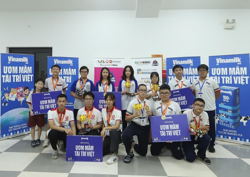 Vinamilk tiếp sức nhà vô địch nhí bứt phá tại Robotacon WRO 2023 Vinamilk tiếp sức nhà vô địch nhí bứt phá tại Robotacon WRO 2023
