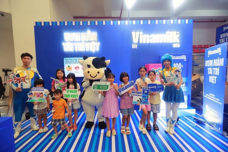 Vinamilk tiếp sức nhà vô địch nhí bứt phá tại Robotacon WRO 2023 Vinamilk tiếp sức nhà vô địch nhí bứt phá tại Robotacon WRO 2023