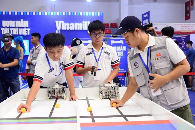 Vinamilk tiếp sức nhà vô địch nhí bứt phá tại Robotacon WRO 2023 Vinamilk tiếp sức nhà vô địch nhí bứt phá tại Robotacon WRO 2023