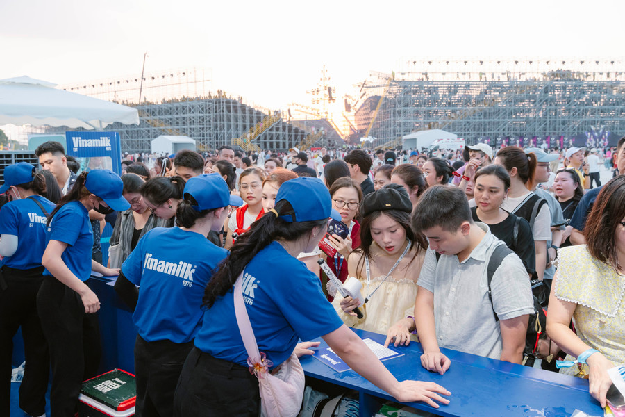 Vinamilk "quẫy" hết mình cùng 50.000 khán giả tại V-Concert và V-Fest Vinamilk "quẫy" hết mình cùng 50.000 khán giả tại V-Concert và V-Fest