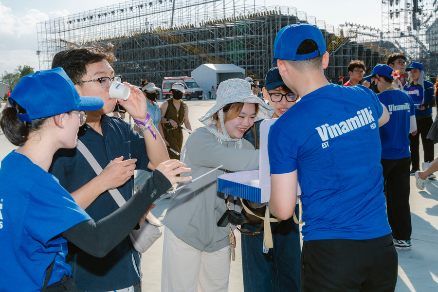 Vinamilk "quẫy" hết mình cùng 50.000 khán giả tại V-Concert và V-Fest Vinamilk "quẫy" hết mình cùng 50.000 khán giả tại V-Concert và V-Fest