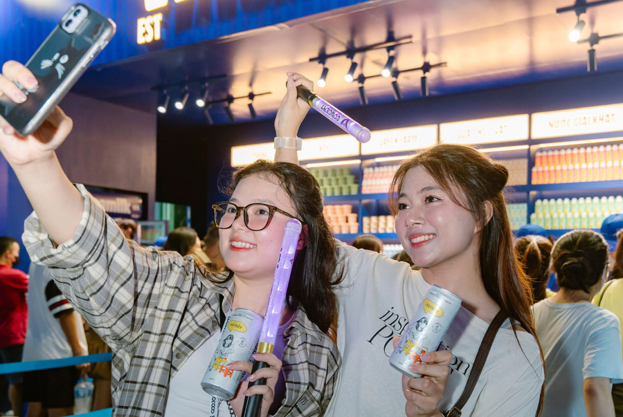 Vinamilk "quẫy" hết mình cùng 50.000 khán giả tại V-Concert và V-Fest Vinamilk "quẫy" hết mình cùng 50.000 khán giả tại V-Concert và V-Fest