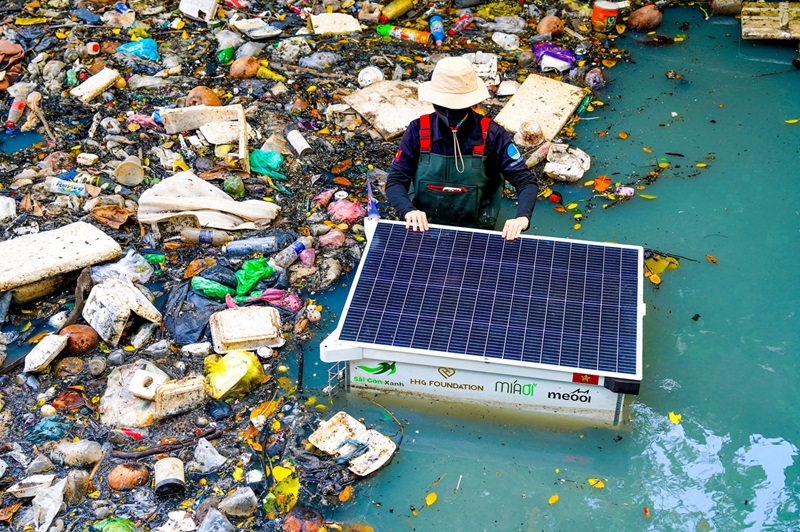 Thử nghiệm robot vớt rác trên kênh Hy Vọng tại TP. HCM Thử nghiệm robot vớt rác trên kênh Hy Vọng tại TP. HCM