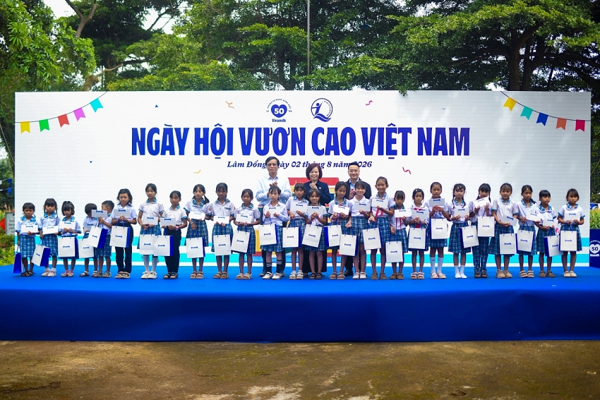 50 năm Vinamilk: bền bỉ chăm sóc nền tảng cho thế hệ Việt Nam tương lai 50 năm Vinamilk: bền bỉ chăm sóc nền tảng cho thế hệ Việt Nam tương lai