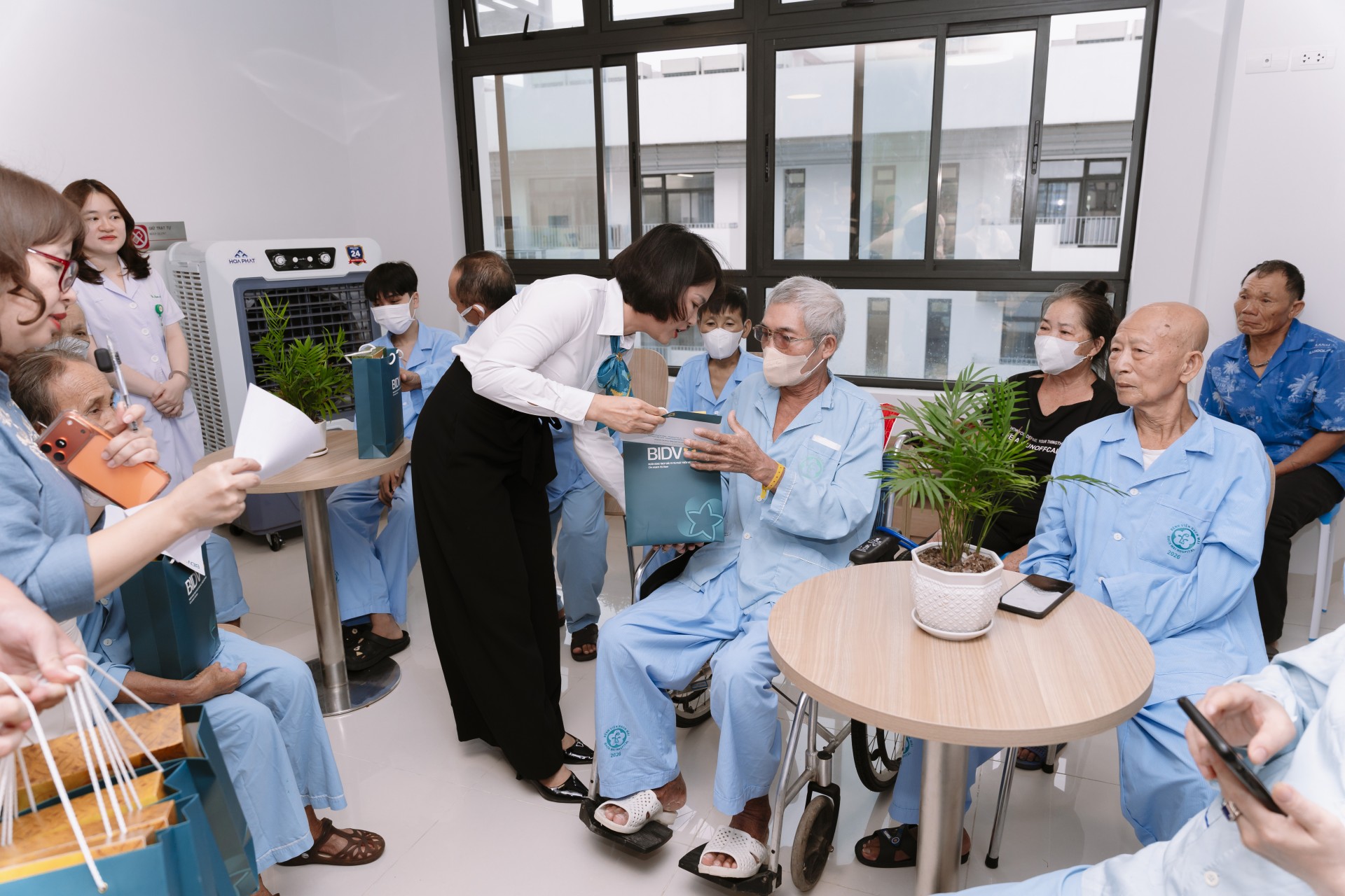 Khúc Ca Blouse Trắng 2026": Giai Điệu Từ Tâm Khơi Mầm Hy Vọng Tại Bệnh Viện Bạch Mai Cơ Sở Ninh Bình Khúc Ca Blouse Trắng 2026