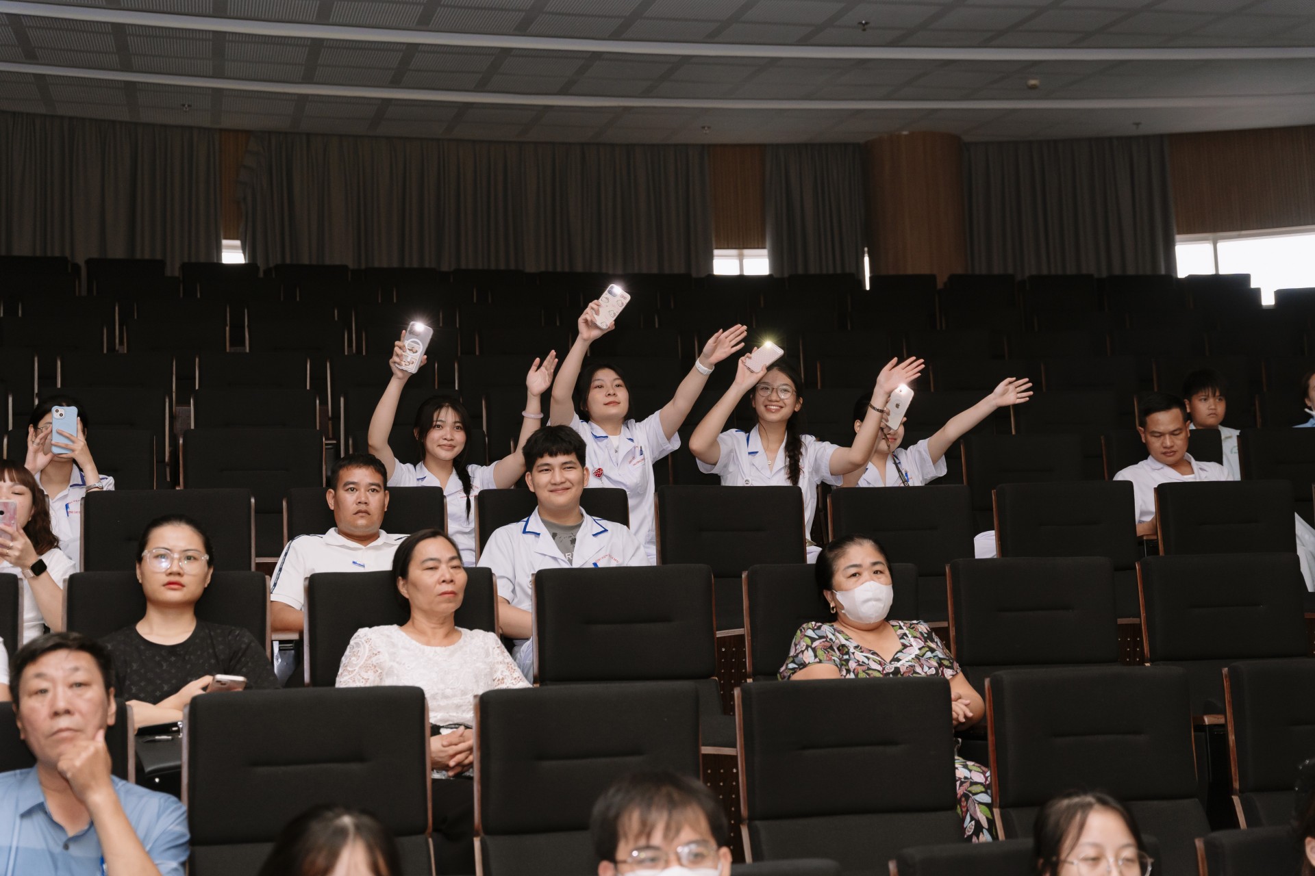 Khúc Ca Blouse Trắng 2026": Giai Điệu Từ Tâm Khơi Mầm Hy Vọng Tại Bệnh Viện Bạch Mai Cơ Sở Ninh Bình Khúc Ca Blouse Trắng 2026