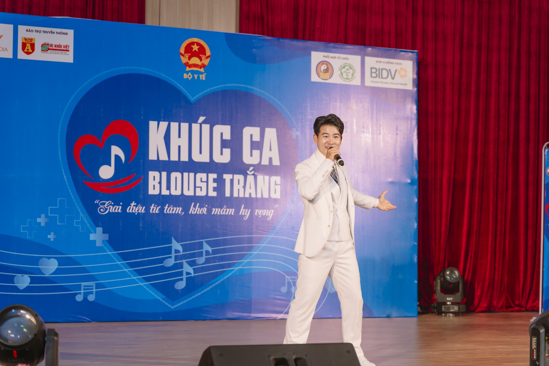 Khúc Ca Blouse Trắng 2026": Giai Điệu Từ Tâm Khơi Mầm Hy Vọng Tại Bệnh Viện Bạch Mai Cơ Sở Ninh Bình Khúc Ca Blouse Trắng 2026