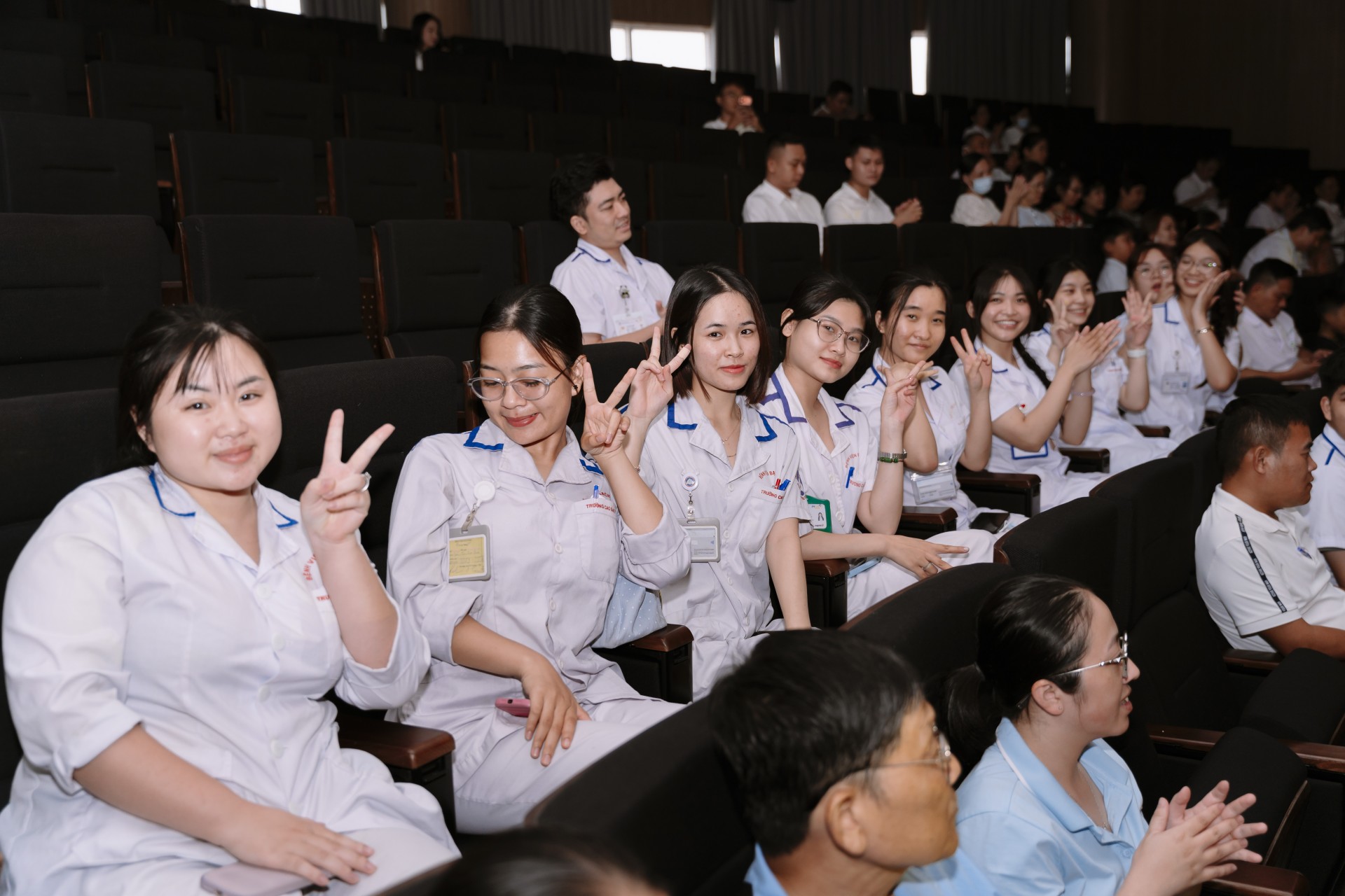 Khúc Ca Blouse Trắng 2026": Giai Điệu Từ Tâm Khơi Mầm Hy Vọng Tại Bệnh Viện Bạch Mai Cơ Sở Ninh Bình Khúc Ca Blouse Trắng 2026